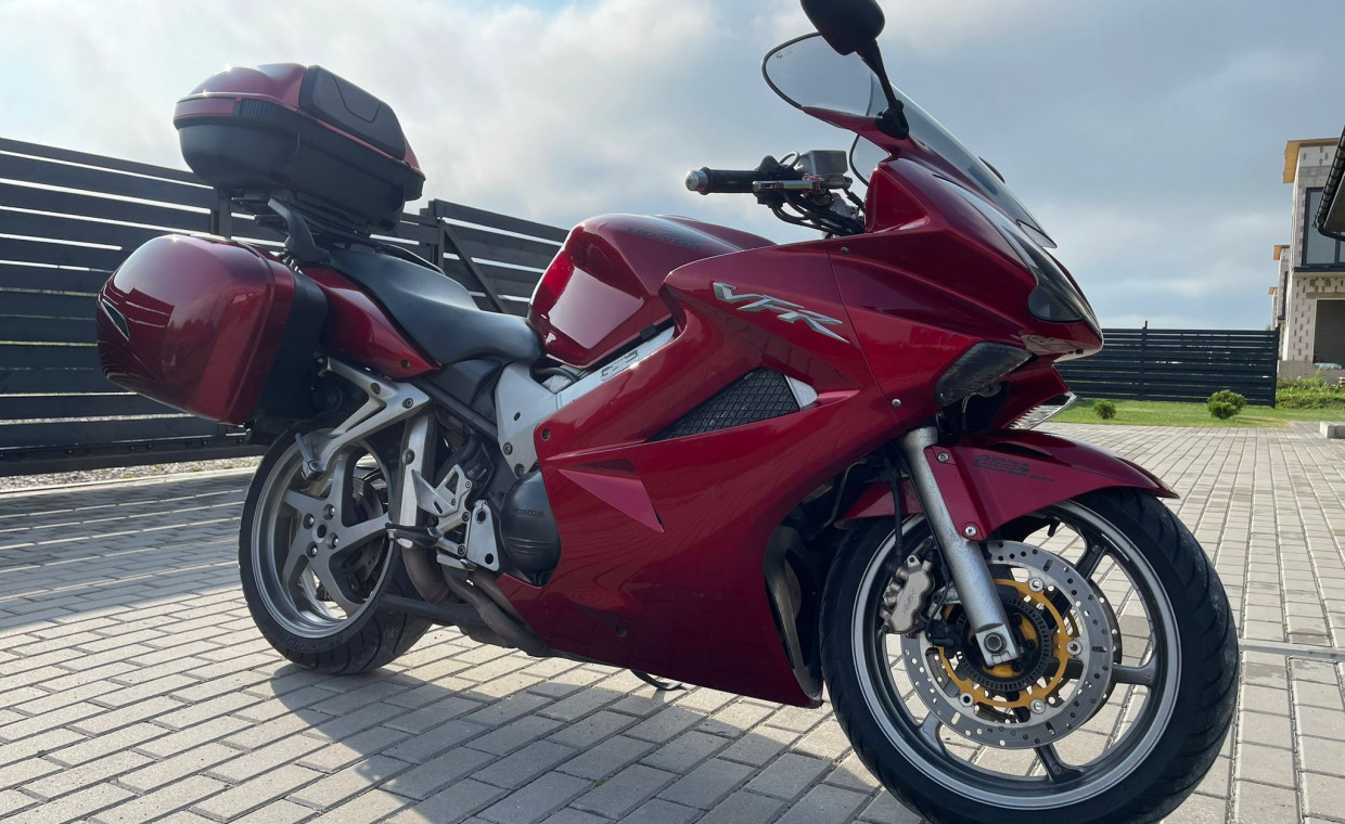 Motorcycles for rent, Honda VFR800 rent, Vilnius