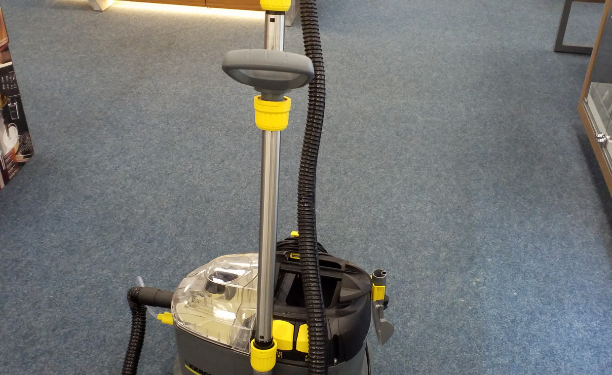 Carpet cleaners for rent, KARCHER Puzzi 8/1 plaunantis siurblys rent, Vilnius