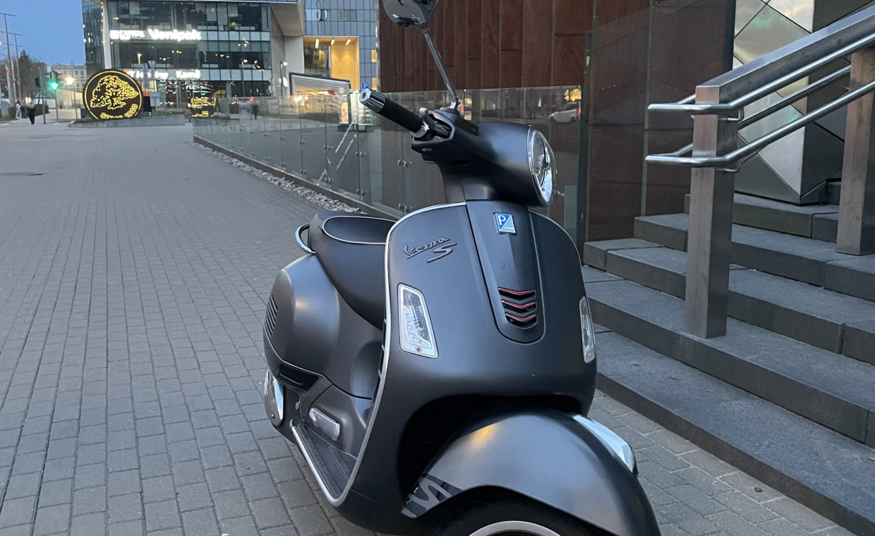 Motorcycles for rent, PIAGGIO VESPA GTS SUPER SPORT rent, Vilnius