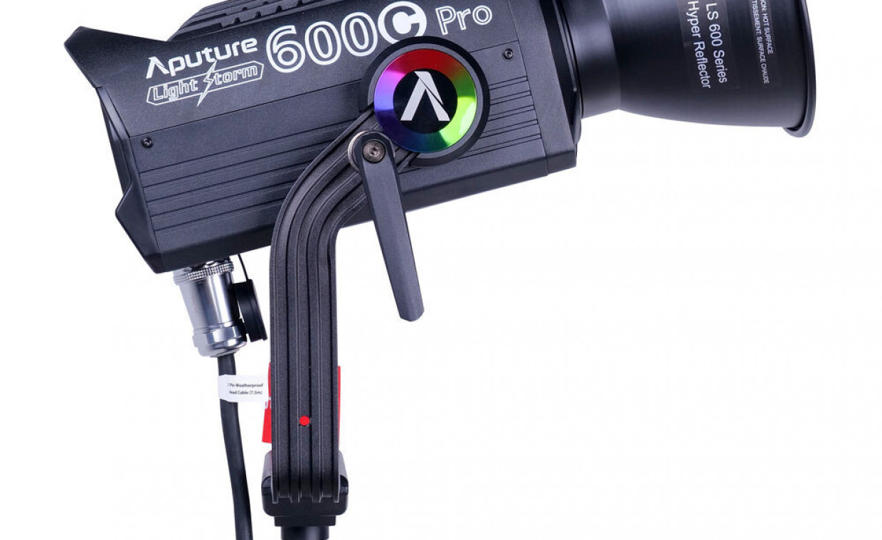 Photo studio equipment for rent, Aputure LS 600C Pro RGB rent, Kaunas