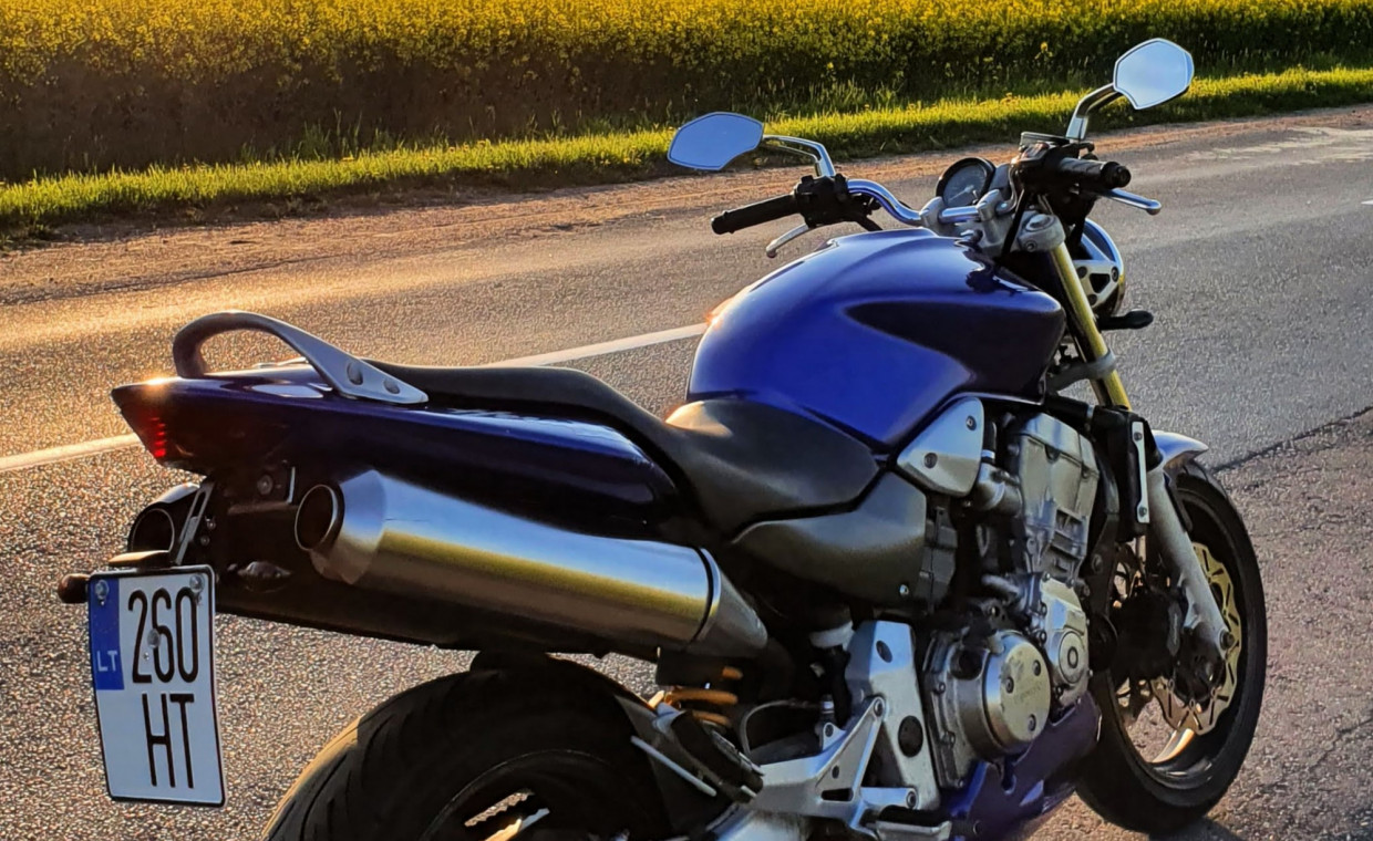 Motorcycles for rent, Honda Hornet 919cc 78kw rent, Vilnius