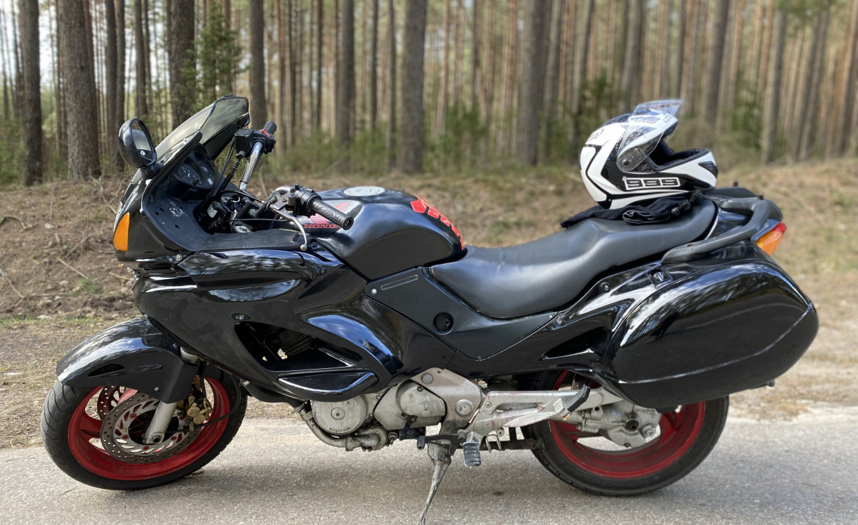 Motorcycles for rent, Honda Deauville NT 650 rent, Vilnius