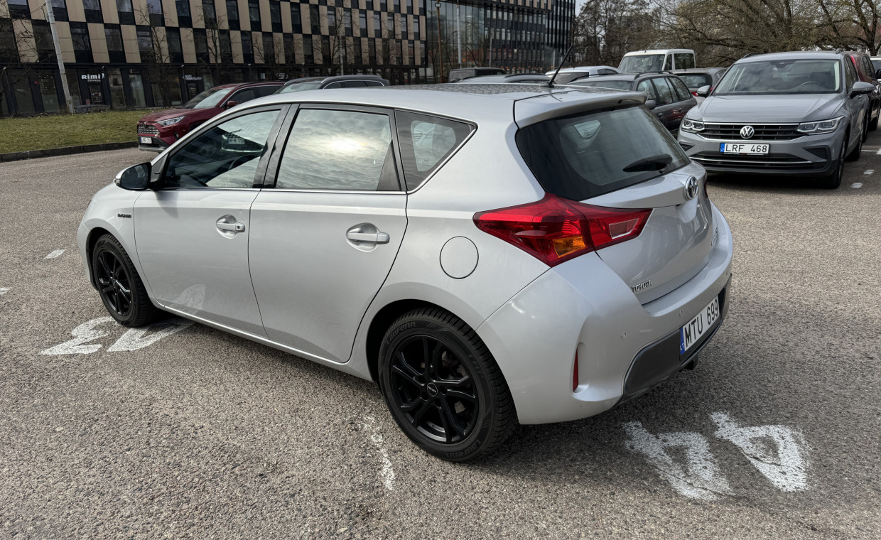 Car rental, Toyota Auris Hybrid rent, Vilnius