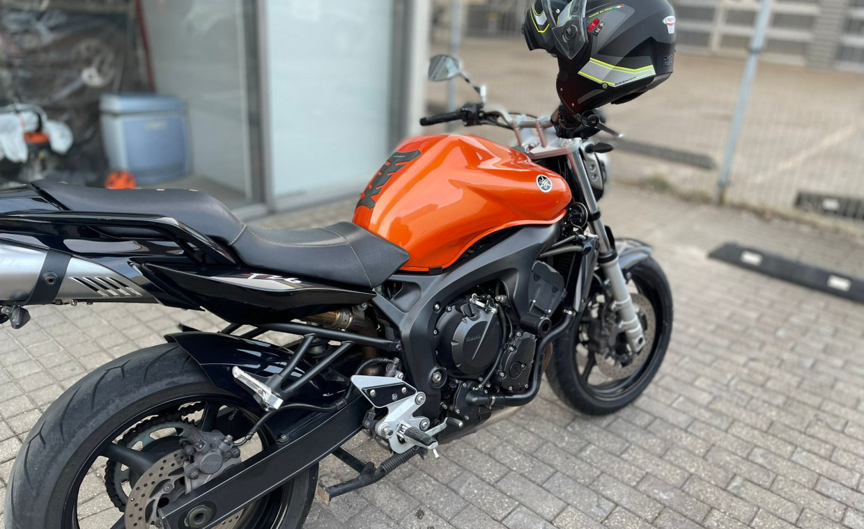 Motorcycles for rent, Yamaha FZ6  street rent, Vilnius