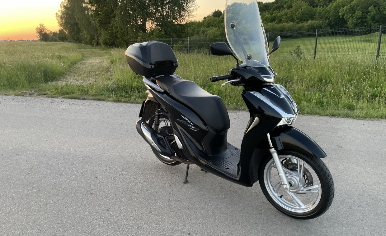 Motorcycles for rent, Honda SH150i rent, Kaunas