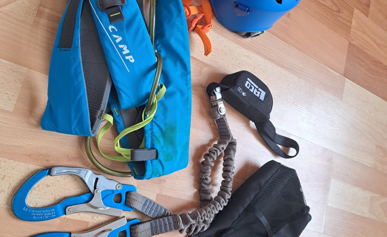 en:Sporto prekių nuoma, 2x Via Ferrata diržas, apraišai, šalmas rent, Vilnius