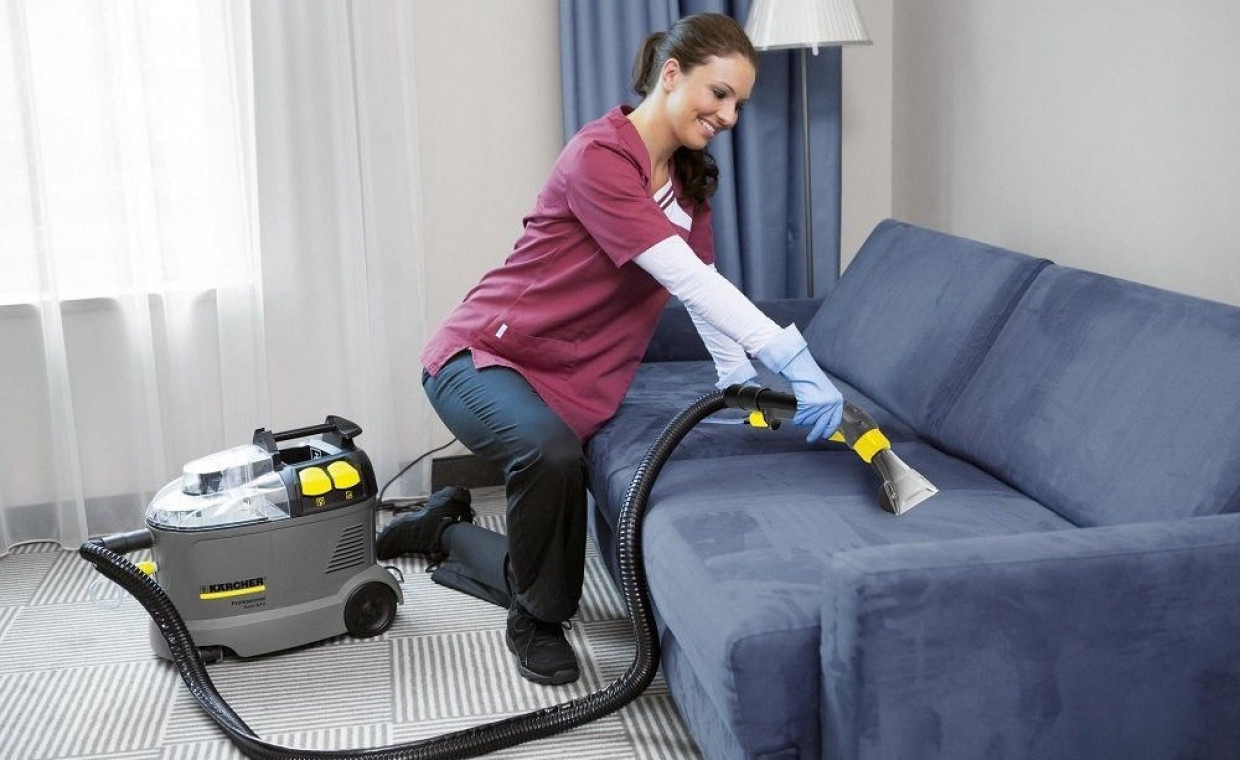 Carpet cleaners for rent, KARCHER Puzzi 8/1 plaunantis siurblys rent, Kaunas