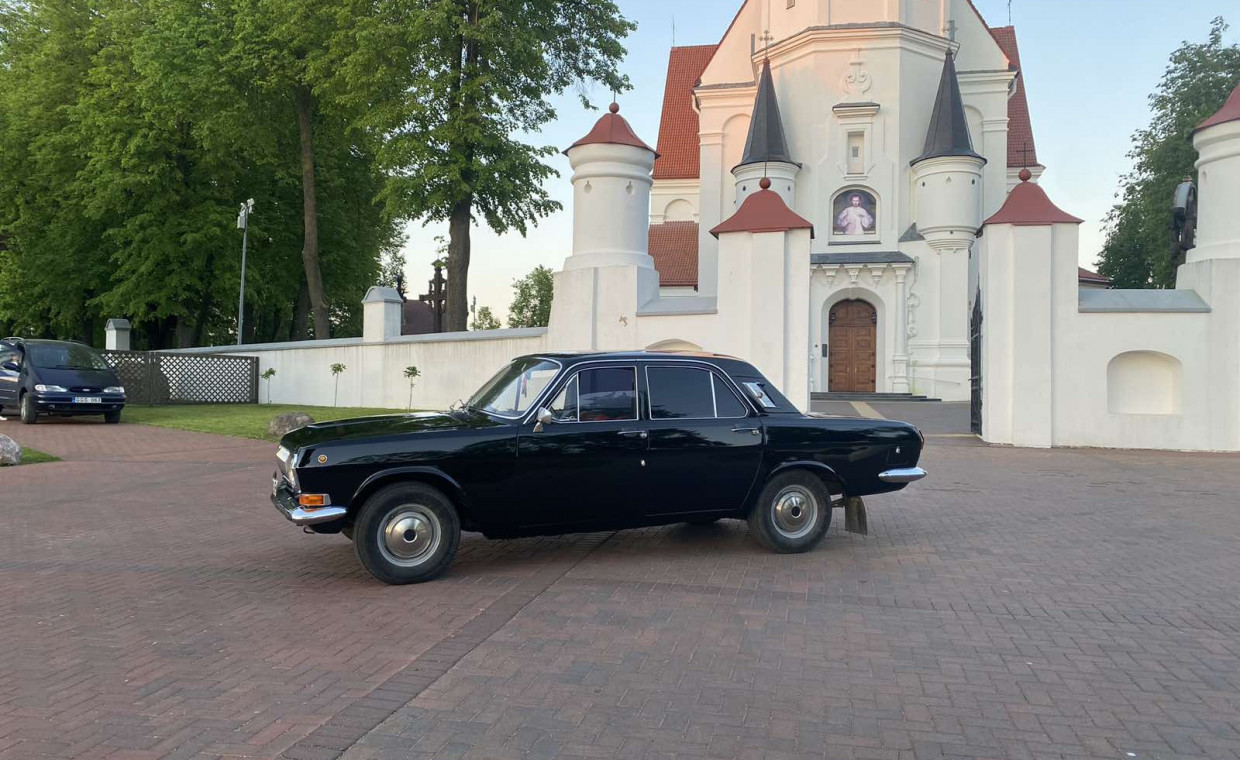 Car rental, Gaz 24 Volga rent, Šiauliai