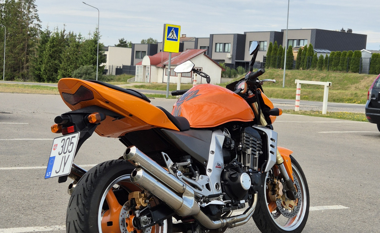 Motorcycles for rent, Kawasaki Z1000 rent, Kaunas