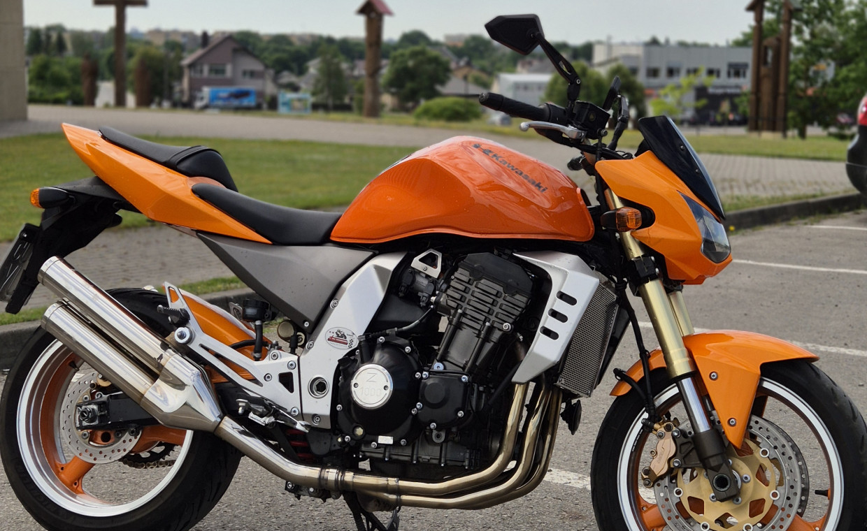 Motorcycles for rent, Kawasaki Z1000 rent, Kaunas