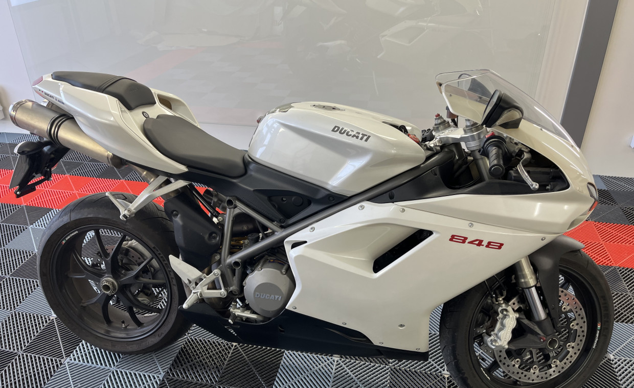 Motorcycles for rent, Ducati 848 rent, Vilnius