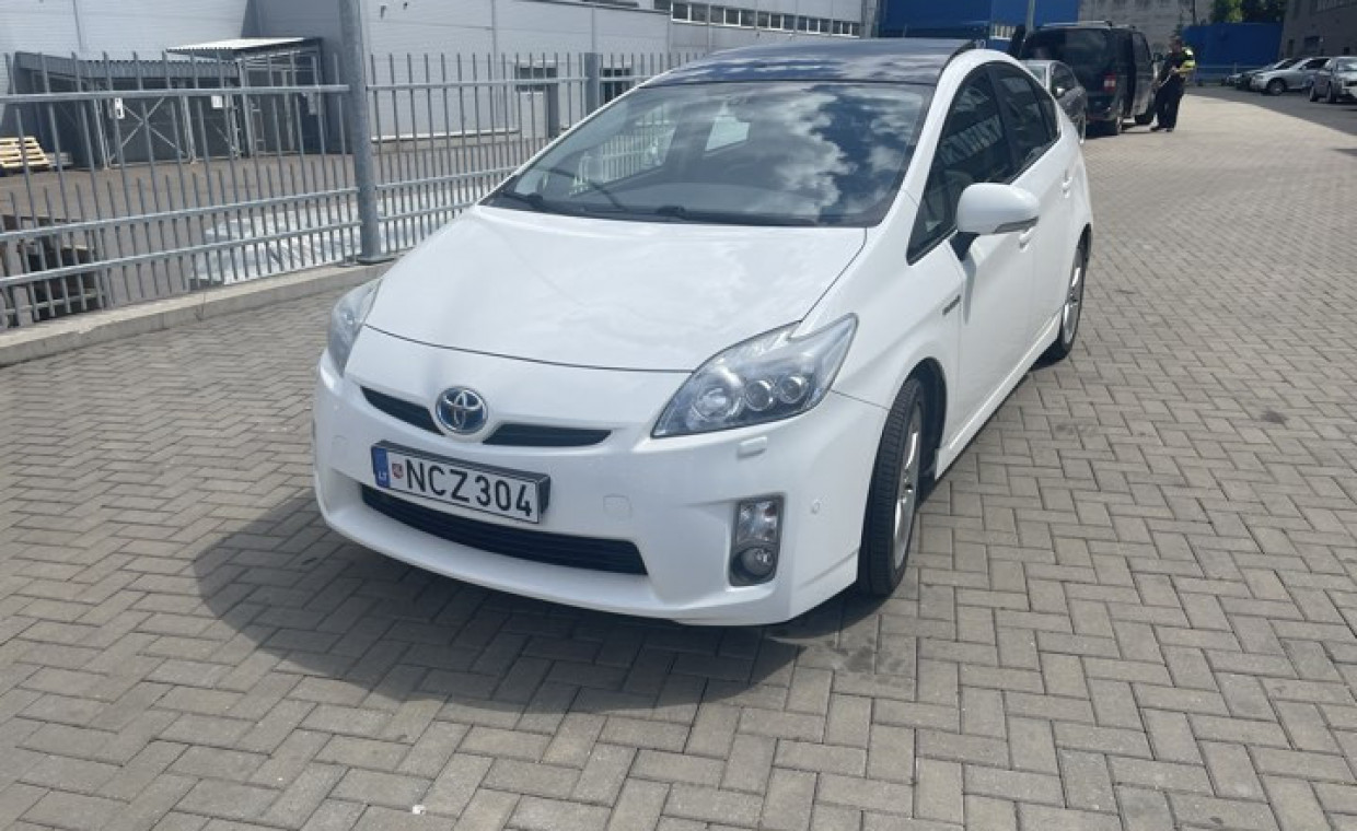 Car rental, Toyota Prius rent, Kaunas