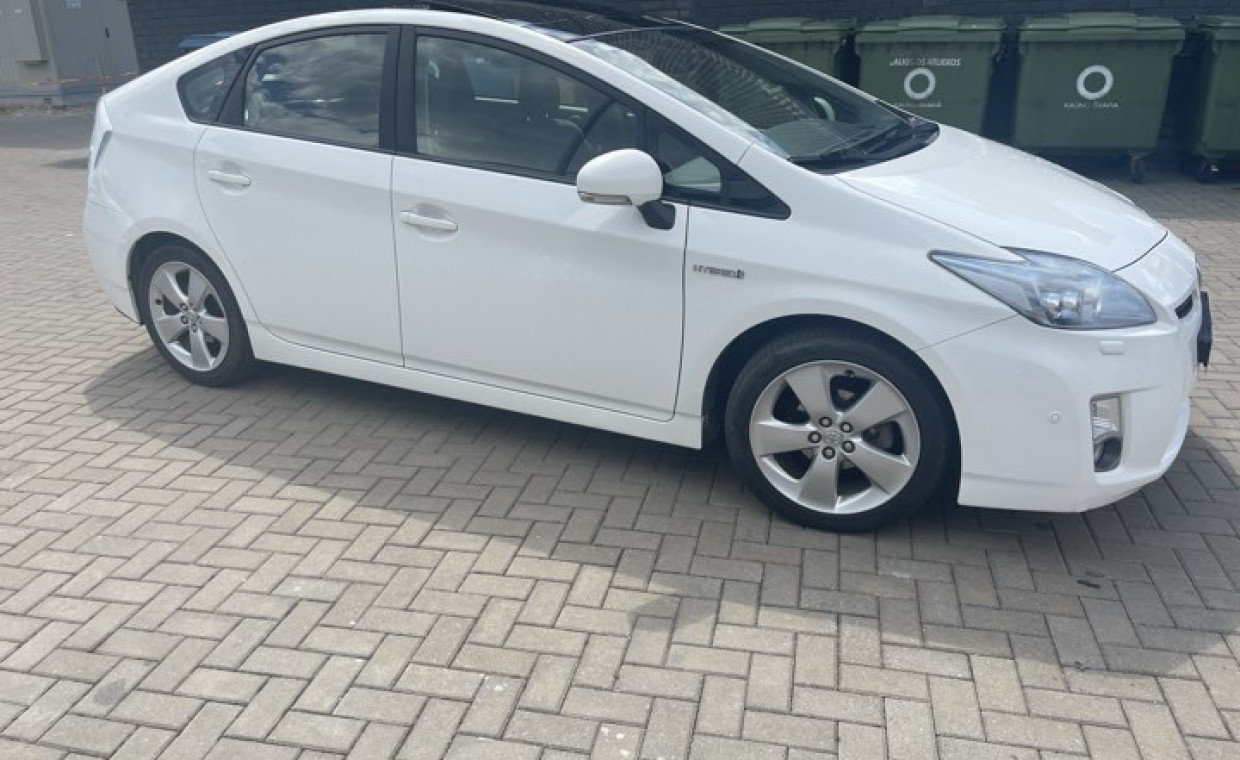 Car rental, Toyota Prius rent, Kaunas