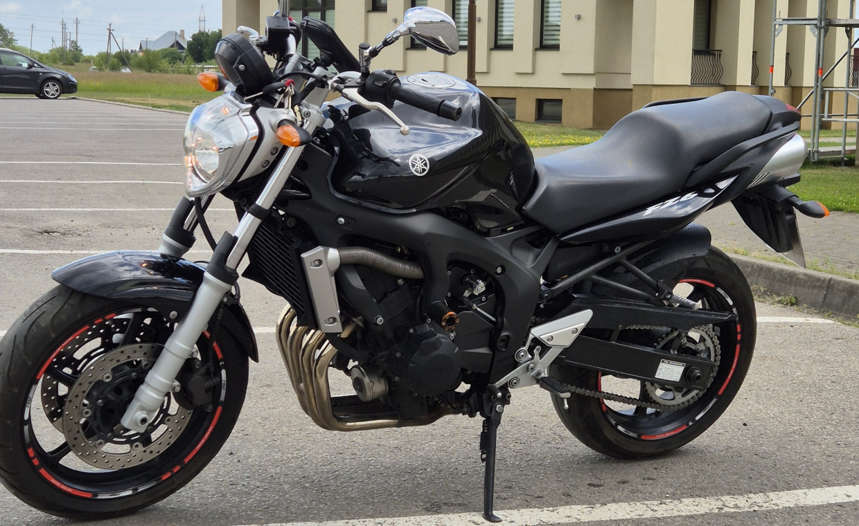 Motorcycles for rent, Yamaha FZ6 rent, Kaunas