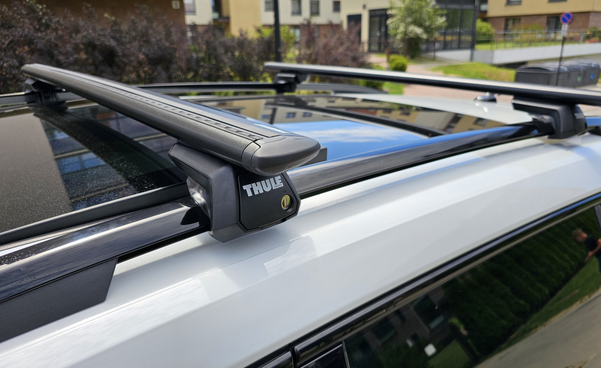 Car accessories for rent, Thule WingBar Evo black skersiniai rent, Vilnius