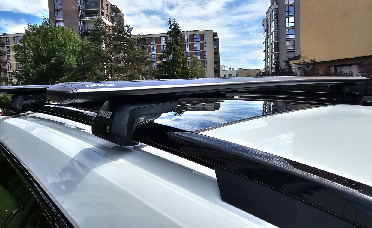 Car accessories for rent, Thule WingBar Evo black skersiniai rent, Vilnius