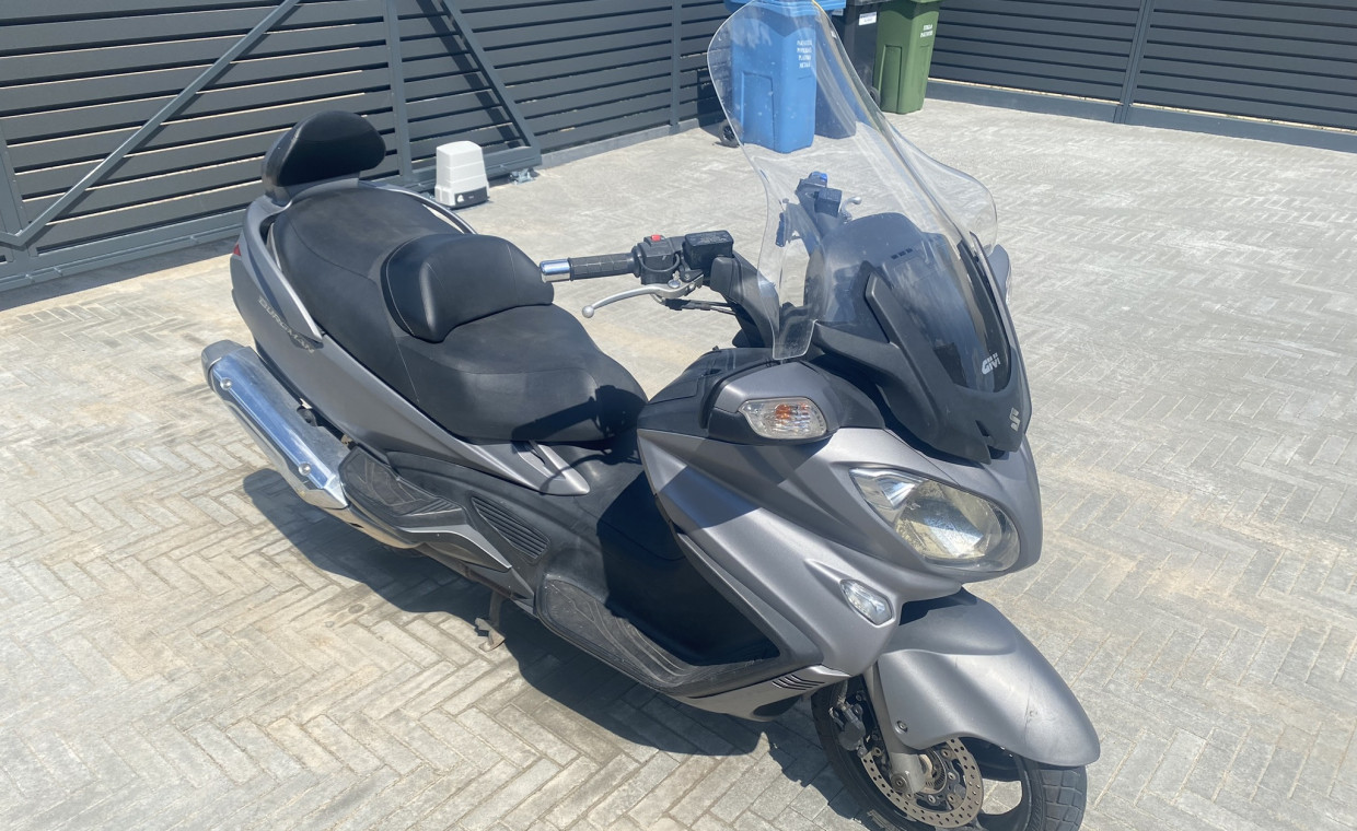 Motorcycles for rent, Suzuki Burgman 650 rent, Vilnius