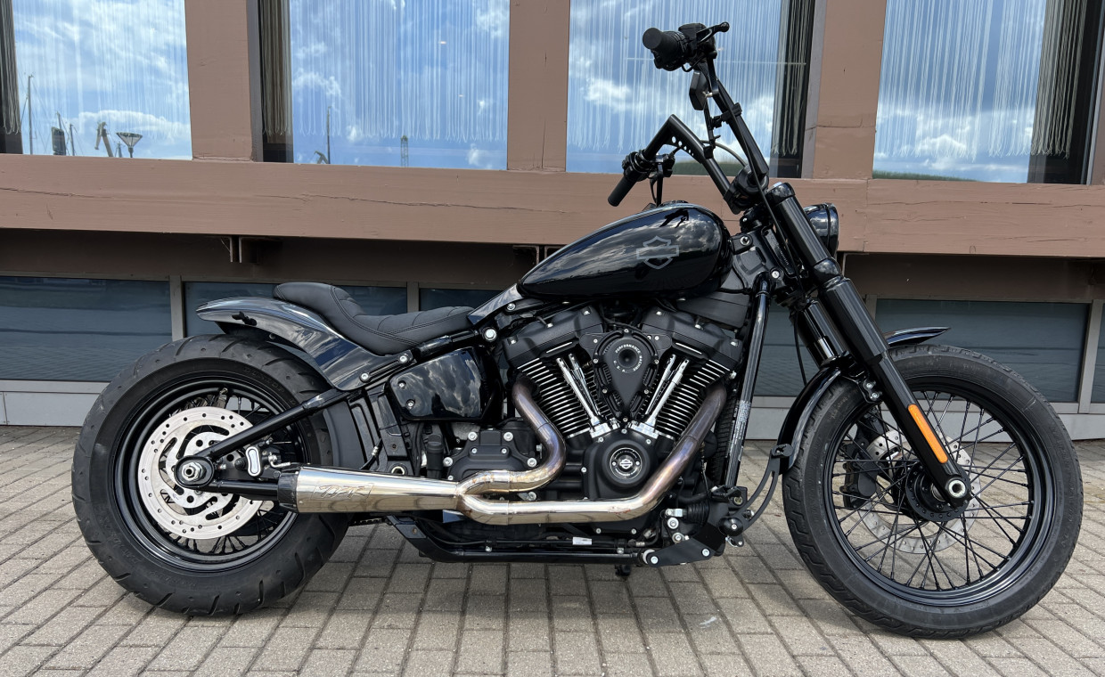 Motorcycles for rent, Harley Davidson Street bob rent, Vilnius