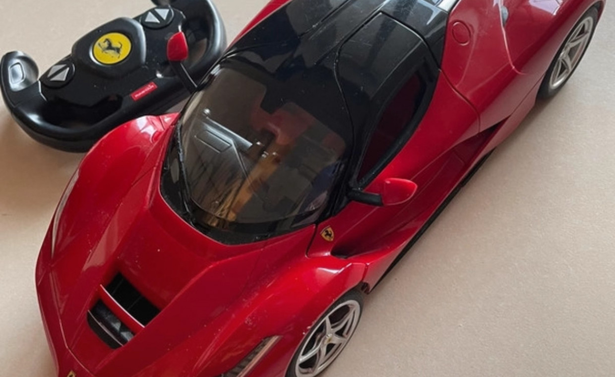 Items for kids rental, Žaidimų automobilis Ferrari rent, Vilnius