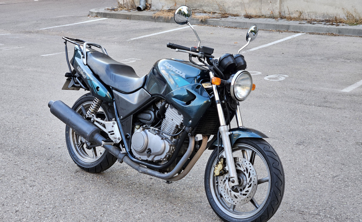 Motorcycles for rent, Honda CB500 rent, Vilnius