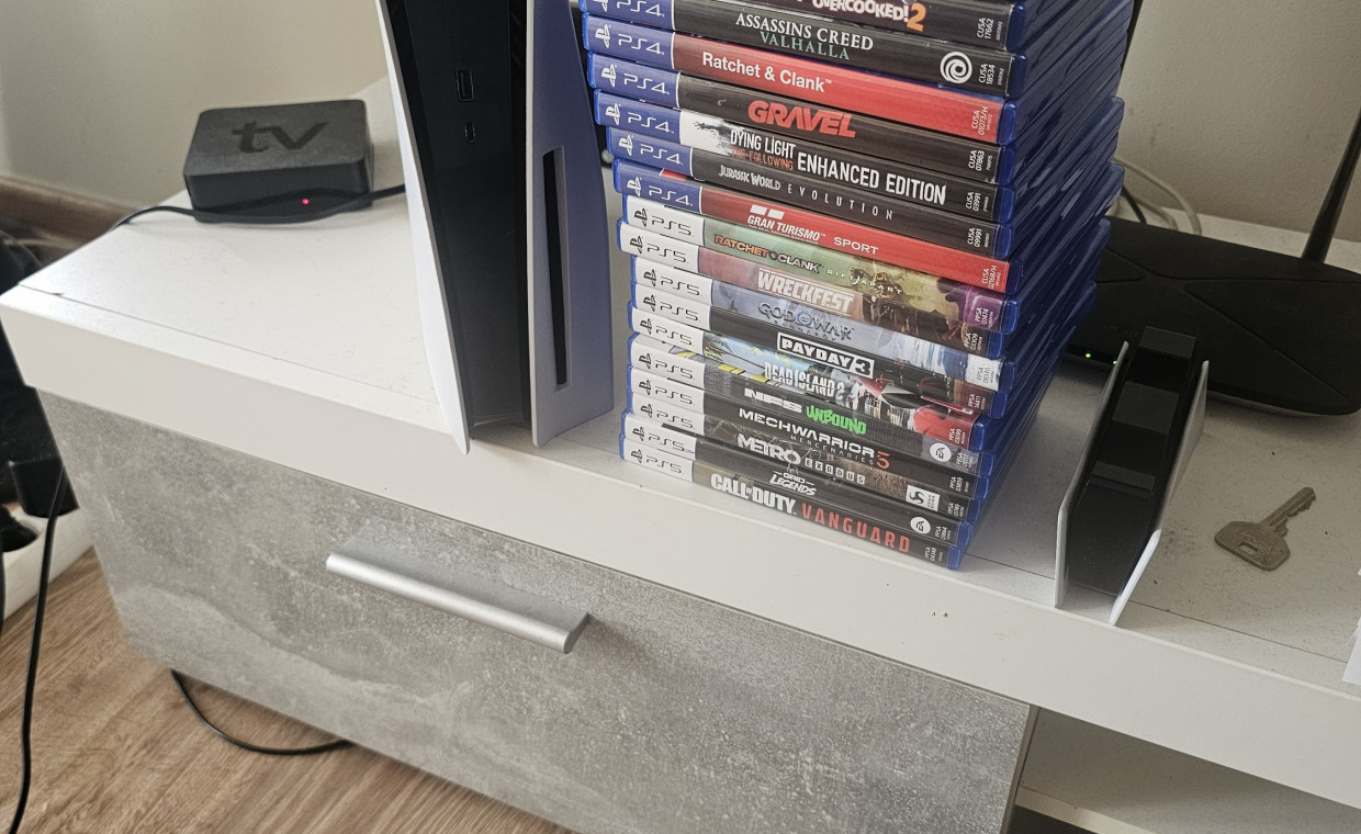 Gaming consoles for rent, Playstation 5 disc versija ps5 rent, Kaunas