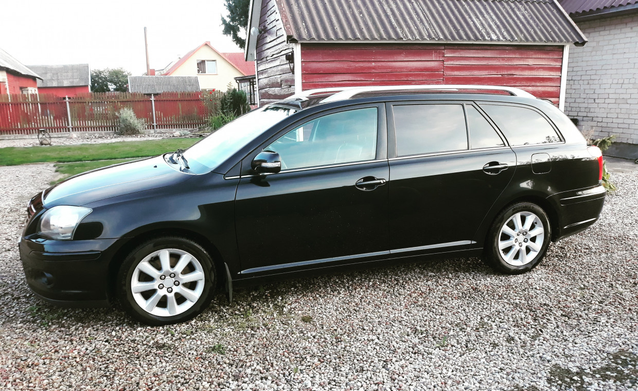 Car rental, Toyota Avensis Universalas Juoda Odinis rent, Vilnius