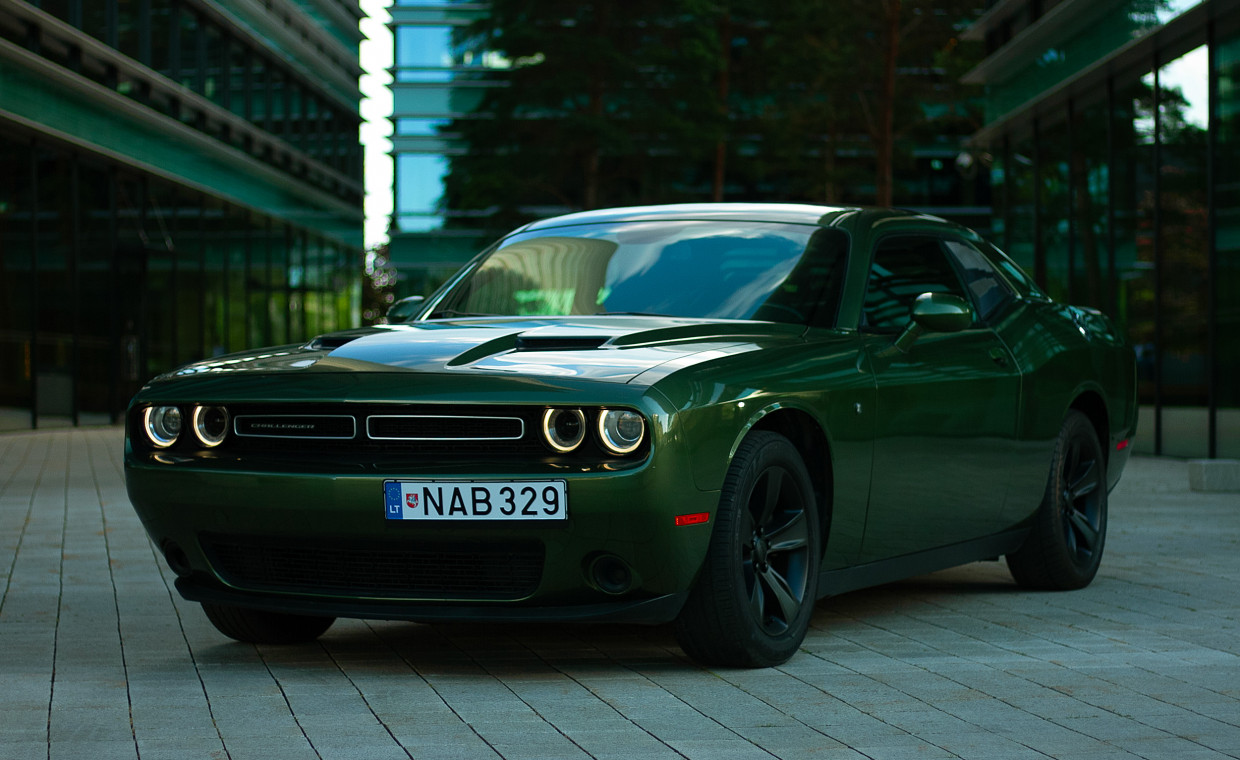 Car rental, Dodge Challenger 3.6l (coupe) rent, Vilnius