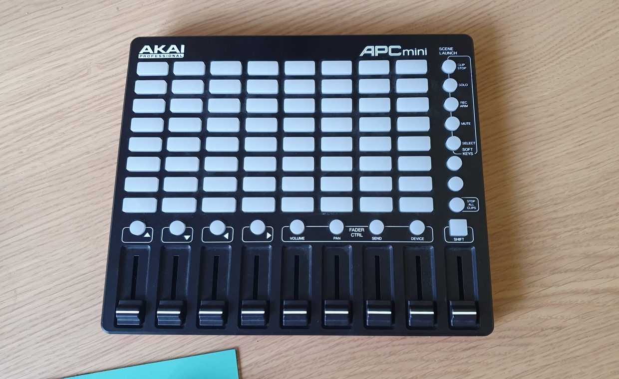 Audio equipment and instruments for rent, Kontroleris Akai Professional APC Mini rent, Vilnius