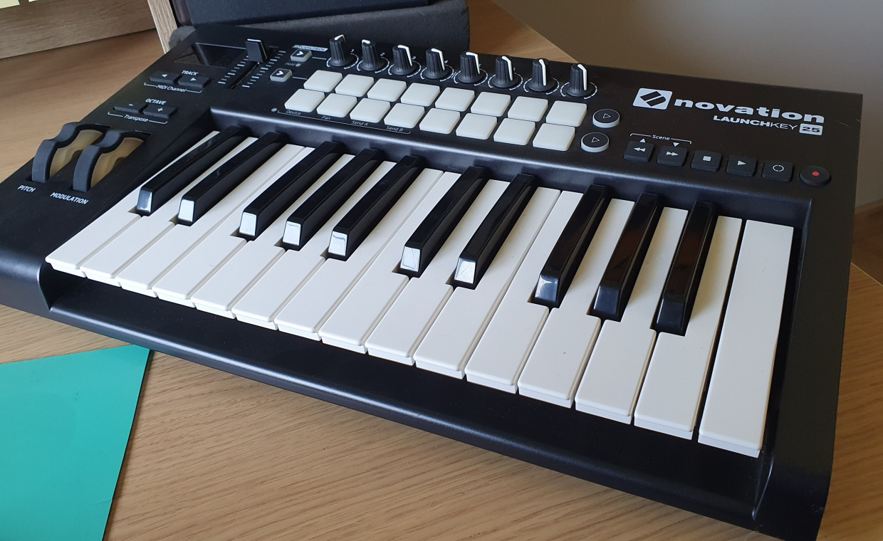 Audio equipment and instruments for rent, Midi kontroleris Novation LaunchKey 25 rent, Vilnius