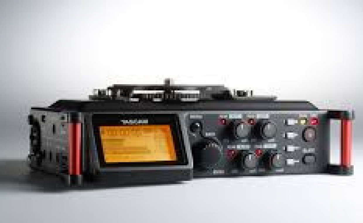 Audio equipment and instruments for rent, Garso įrašymo įrenginys Tascam DR-70D rent, Birštonas