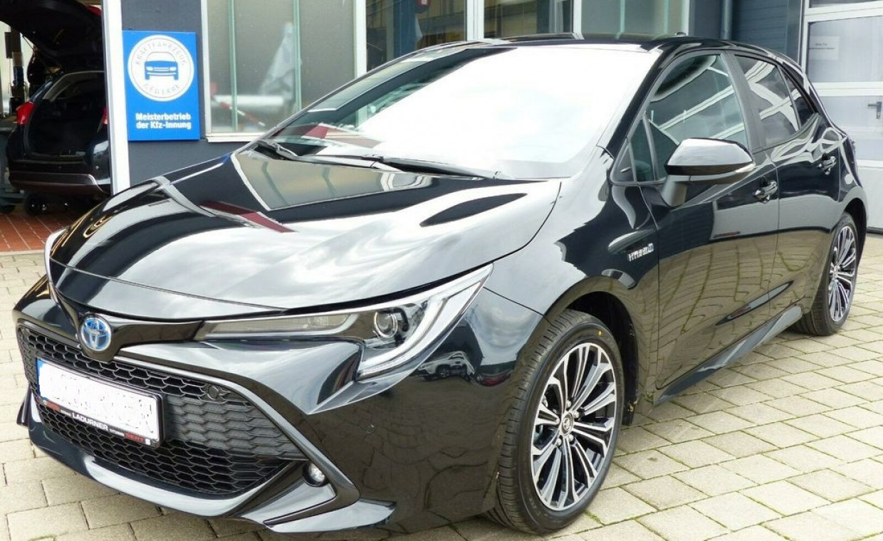 Car rental, Automobilis Toyota Corolla hybrid rent, Vilnius