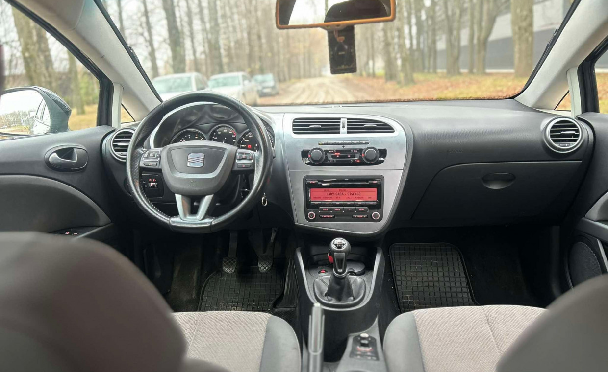 Car rental, SEAT LEON 2010 1.4 TSI rent, Vilnius