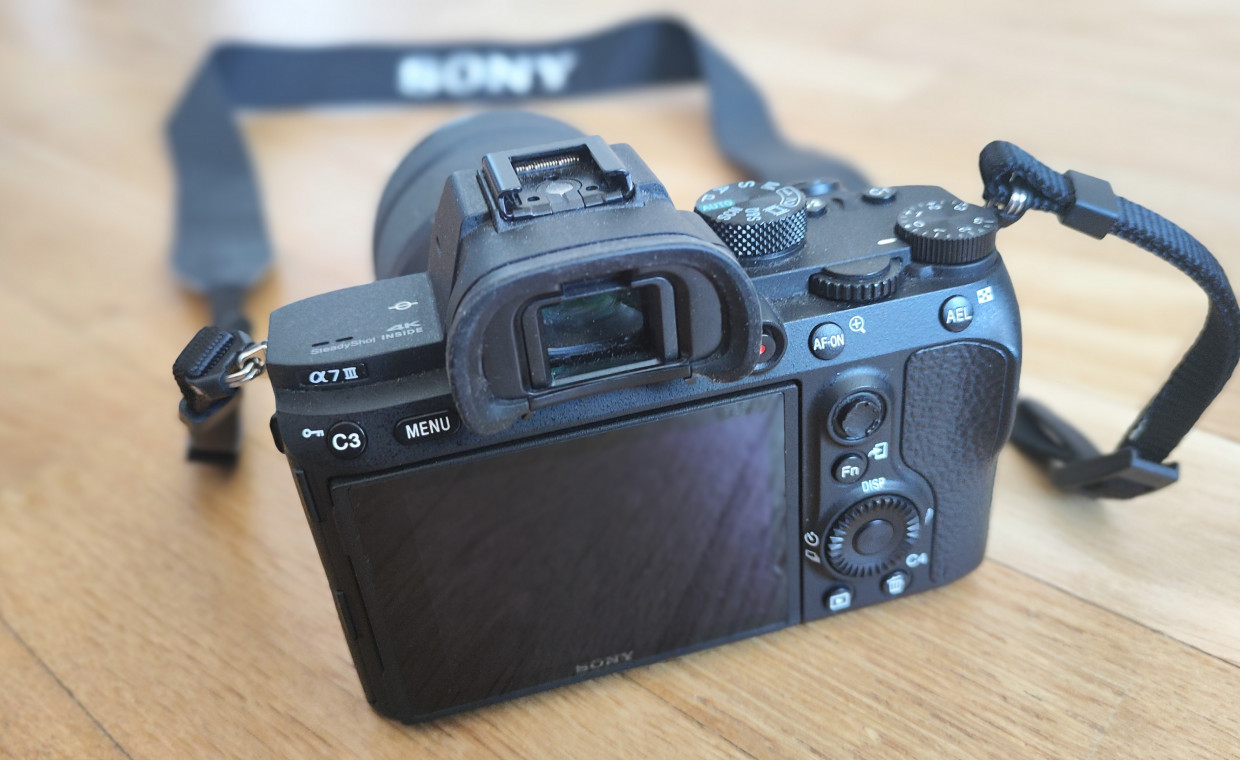 Cameras for rent, Fotoaparatas SONY A7 III su objetyvu rent, Vilnius