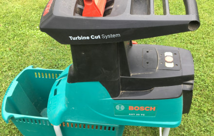 Šakų smulkintuvas BOSCH AXT 25TC