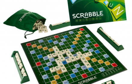 Stalo žaidimas scrabble