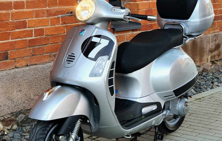 Piaggio Vespa GTS