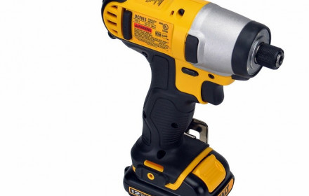 Suktuvas-gręžtuvas DeWalt DCF815