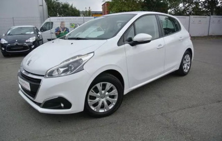 Automobilis Peugeot 208