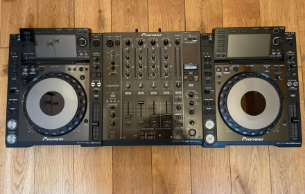 Pioneer CDJ2000Nexus 2x ir DJM 900Nexus